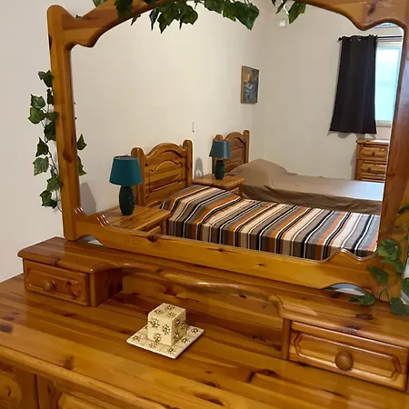 Front 3-bedroom アパート
