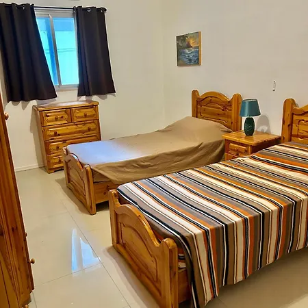アパート Front 3-bedroom