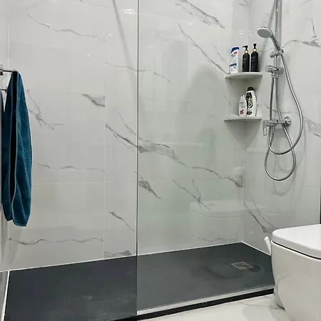 Front 3-bedroom メーリッハ
