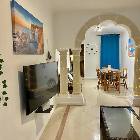 Front 3-bedroom * Mellieha