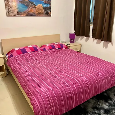 Front 3-bedroom Appartement *