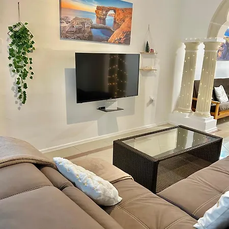 アパート Front 3-bedroom