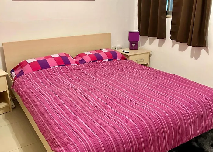 Front 3-bedroom Apartament *